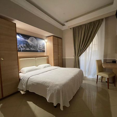 Spqr Suite Guest House Rome Bagian luar foto