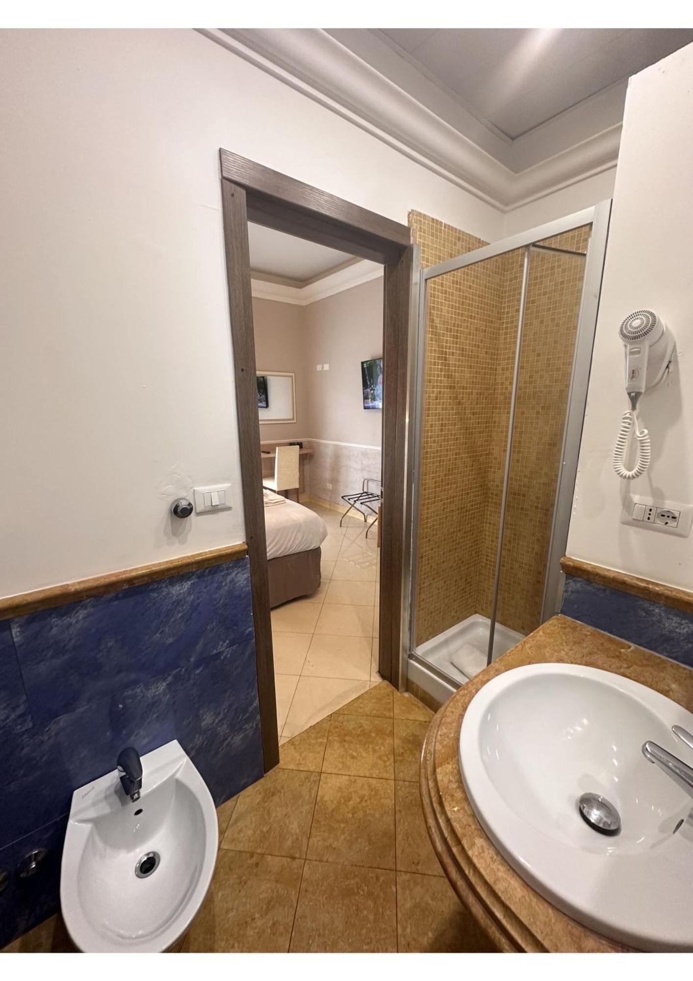 Spqr Suite Guest House Rome Bagian luar foto